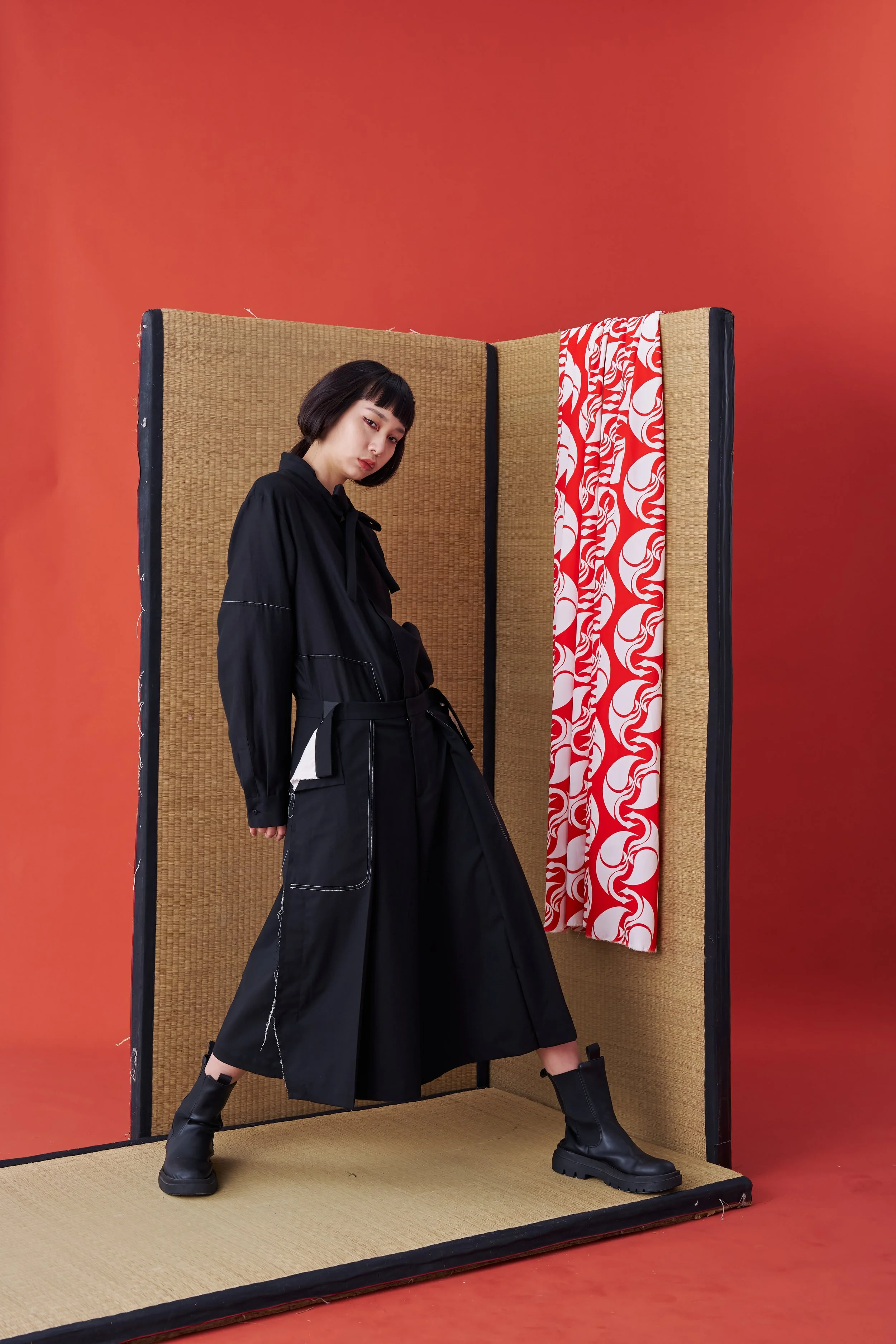 パンツ SASUKE PLEATED SHORT IJ denham SASUKE PLEATED SHORT Structured Cotton Linen - DENHAM